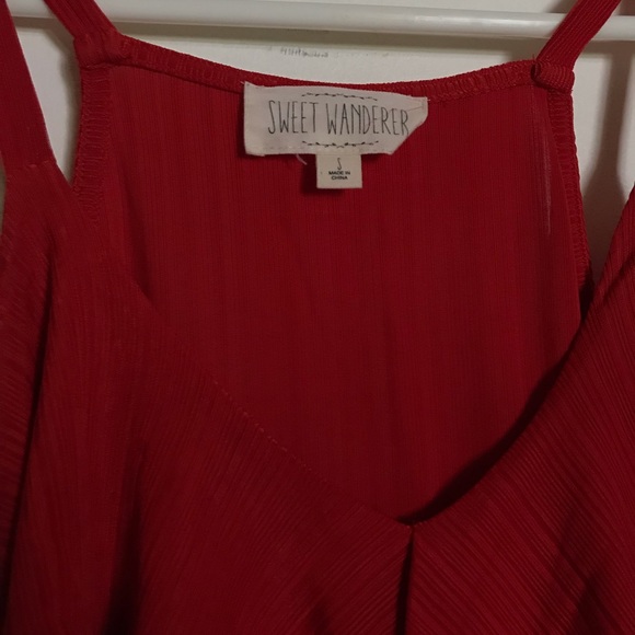 Red top - Picture 2 of 6